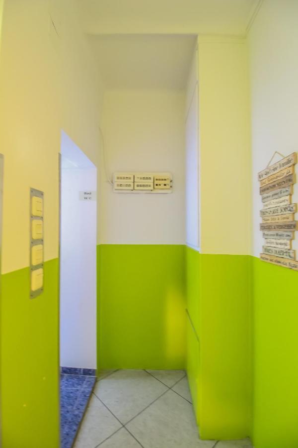 Economic 2Sb Apartment In Lively Area Viena Exterior foto